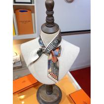  エルメス スーパーコピー ツイリー スカーフ 幾何学×馬モチーフ デザインアクセント HERMES