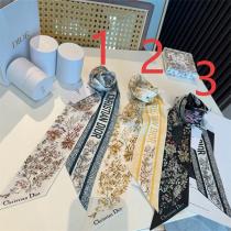  DIOR 偽物 スカーフ ブラック×ピンク ヴィンテージ花柄 モノトーンロゴバンド ディオール