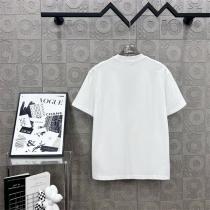 FENDI スーパーコピー Tシャツ モンスターアイ×ポップロゴ グラフィックプリント 着心地抜群 フェンディ