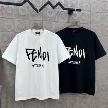 フェンディ 偽物 Tシャツ ローマロゴ × ブラッシュ プリント ユニセックスカットソー FENDI 