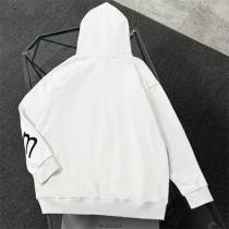 BALENCIAGA コピー パーカー 大胆ロゴプリント スタイリッシュ 芸能人愛用 バレンシアガ