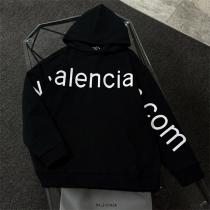 BALENCIAGA コピー パーカー 大胆ロゴプリント スタイリッシュ 芸能人愛用 バレンシアガ