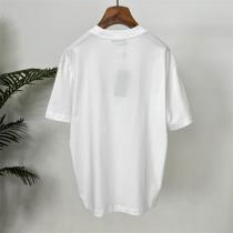 MONCLER スーパーコピー ユニークロゴ 魅力あふれる シャークモチーフ Tシャツ モンクレール