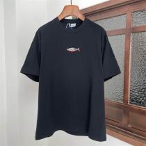 MONCLER スーパーコピー ユニークロゴ 魅力あふれる シャークモチーフ Tシャツ モンクレール