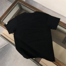 MONCLER コピー 雪山グラフィックロゴ Tシャツ 存在感抜群 フロントプリントモンクレール