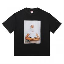  シュプリーム  偽物 存在感際立つ フォトプリント Tシャツ ストリート必須アイテム SUPREME