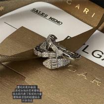 ブルガリ スーパーコピー ピアス セルペンティ ダイヤモンド パヴェ ホワイトゴールド BVLGARI