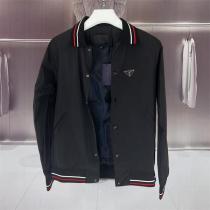 PRADA 偽物 スタジャンジャケット スポーティカジュアル トリコロールライン 高品質 プラダ