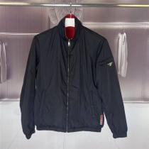 プラダ コピー ジャケット 定番シルエット シンプルデザイン 高級感アウター P...