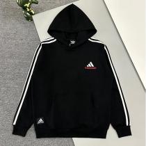 BALENCIAGA 偽物 パーカー 精悍 ブラック カジュアルライン 着心地抜...