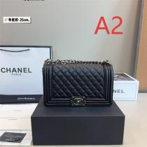 CH コピー ボーイCH チェーンバッグ 高級 洗練 スタイリッシュ 重厚 CH 