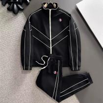  モンクレール コピー スポーティ シンプル ホワイトセットアップ 軽量 快適 MONCLER