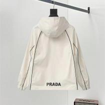 限定 プラダ 偽物 洗練 クラシック フードジャケット ホワイトパイピング PRADA