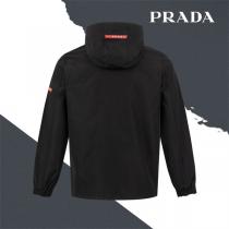 PRADA コピー 上品 快適 フードジャケット ジップデザイン おすすめ プラダ