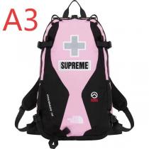 シュプリーム コピー スタイリッシュ 快適 バックパック コラ ノースフェイス SUPREME