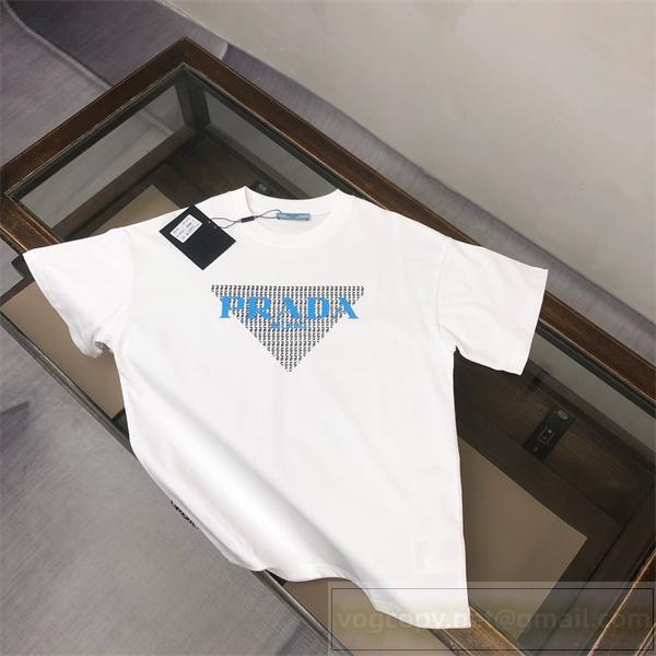 PRADA スーパーコピー Tシャツ モダン スタイリッシュ ビッグロゴ 半袖 プラダ
