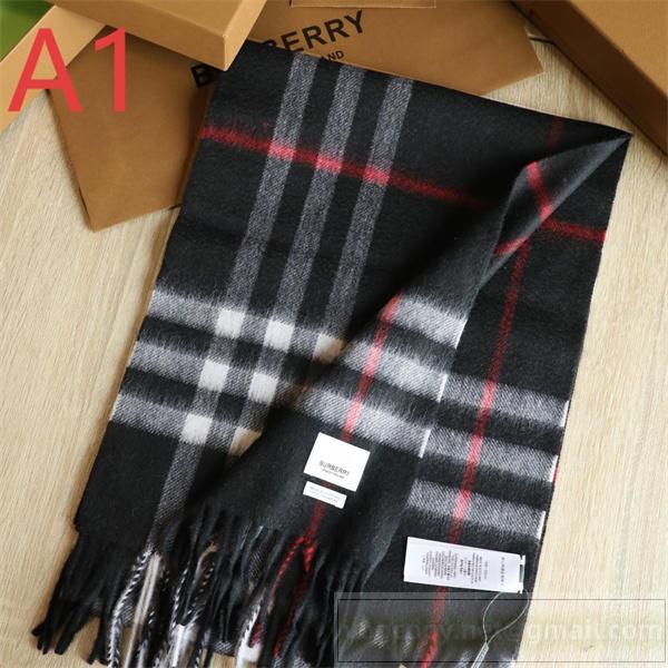 BURBERRY 偽物 マフラー ブラック基調 クラシックチェック 高級感漂う 売れ筋 バーバリー