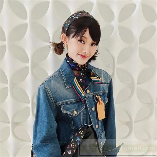 LOUIS VUITTON コピー スカーフ ブラックマルチカラー ロゴ柄 ポップで華やかな ルイヴィトン