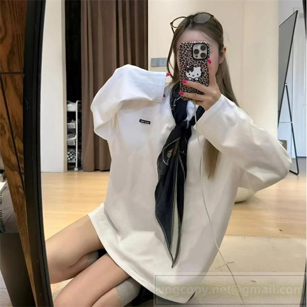  ミュウミュウ コピー 長袖Tシャツ コットン素材 ゆったりシルエット シンプル上品 MIU MIU