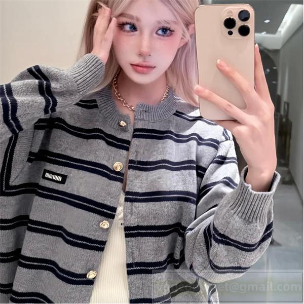 MIUMIU コピー カーディガン 上品ストライプ ボタン デザイン プレミアム ミュウミュウ