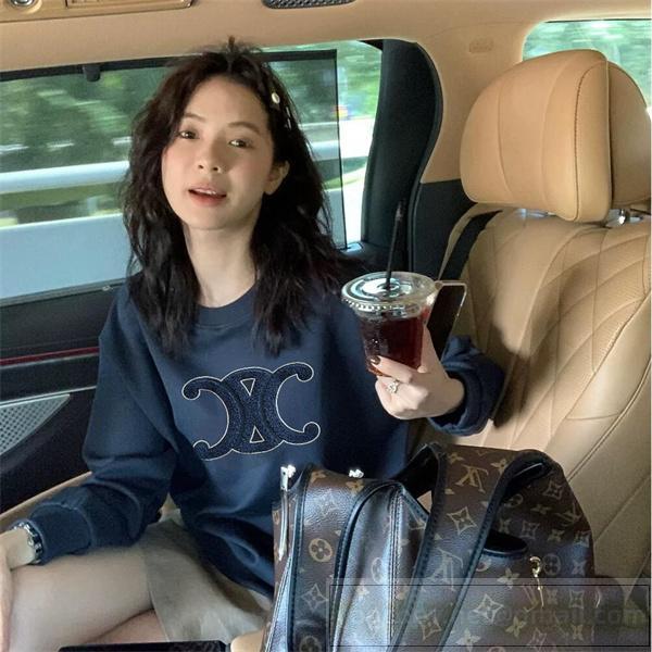  セリーヌ 偽物 トリオンフ 刺繍 クルーネック スウェット シンプル 洗練された シンプル Celine
