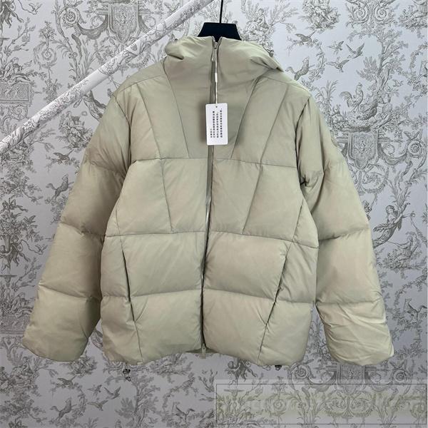 MONCLER スーパーコピー モダン ダウンジャケット ショート丈 防寒 入手困難 モンクレール