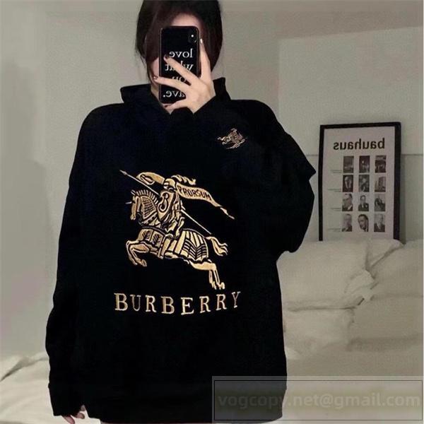 バーバリー 偽物 スウェット 個性的 クラシカル 存在感 ブラック ロゴ BURBERRY