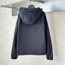 モンクレール スーパーコピー スポーティ スタイリッシュ 機能的 フードダウン MONCLER
