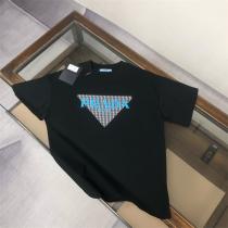 PRADA スーパーコピー Tシャツ モダン スタイリッシュ ビッグロゴ 半袖 プラダ