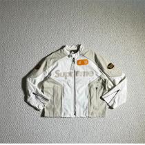 シュプリーム コピー レザージャケット 高級感 シンプルロゴ トレンド 新登場 SUPREME