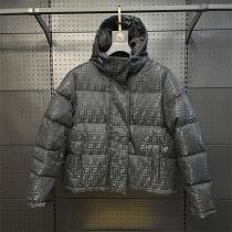 FENDI  スーパーコピー ダウンジャケット FFロゴ 総柄 フード付き アウター フェンディ