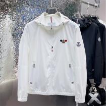 MONCLER 偽物 ジャケット おすすめ マルチカラーロゴ シンプル フード付き モンクレール