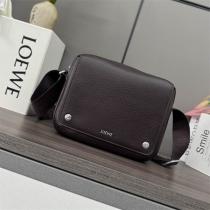 高い人気LOEWEロエベ ショルダーバッグ コピー上質なレザー2026メンズファ...