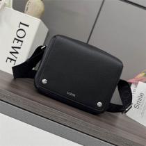 希少新作ロエベ ショルダーバッグ コピーLOEWE上質なレザー2026メンズバッ...