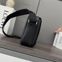 希少新作ロエベ ショルダーバッグ コピーLOEWE上質なレザー2026メンズバッグ