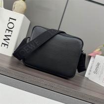 希少新作ロエベ ショルダーバッグ コピーLOEWE上質なレザー2026メンズバッグ