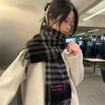 BURBERRY コピー マフラー ブラックチェック柄 モダンシック 大人の冬スタイル バーバリー