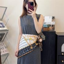 LOUIS VUITTON 偽物 スカーフ モノグラムデザイン シルク調 高級感エレガント ルイヴィトン