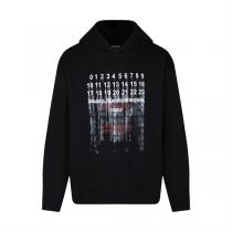 Maison Margiela コピー パーカー ロゴデザイン 独創的 トレンド感 魅力的アイテム マルジェラ