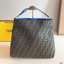 Fendi スーパーコピー FFロゴ モノグラム 高級感 大容量 トートバッグ 人気必須アイテム フェンディ