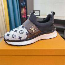 LOUIS VUITTON コピー スニーカー 高級感 機能的 スタイリッシュ メンズ レディース ルイヴィトン