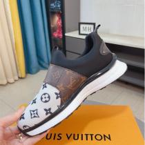 LOUIS VUITTON コピー スニーカー 高級感 機能的 スタイリッシュ メンズ レディース ルイヴィトン