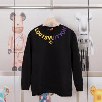 ルイヴィトン 偽物 スタイリッシュ 新作 トレーナー ネックロゴデザイン 話題 LOUIS VUITTON
