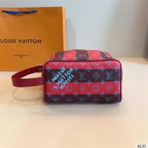LOUIS VUITTON コピー バッグ 個性派 カジュアル 高級感 おしゃれ  ショルダーバッグ ルイヴィトン