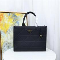 PRADA コピー トートバッグ キルティングレザー ブラックエレガント スクエ...