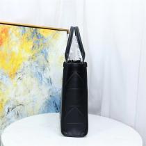 PRADA コピー トートバッグ キルティングレザー ブラックエレガント スクエア プラダ