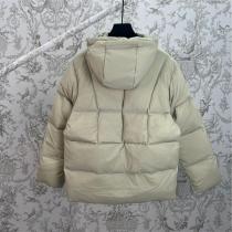 MONCLER スーパーコピー モダン ダウンジャケット ショート丈 防寒 入手困難 モンクレール