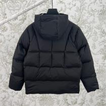 MONCLER スーパーコピー モダン ダウンジャケット ショート丈 防寒 入手困難 モンクレール