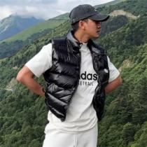 MONCLER 偽物 スタイリッシュ おしゃれ ダウンベスト シンプル 軽量 モンクレール