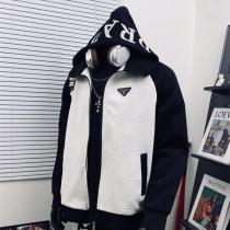 PRADA コピー ジャケット モノトーン 高級感 シンプル スタイリッシュ クラシック プラダ